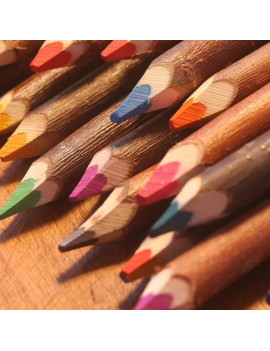 12 crayons + machine à tailler les crayons